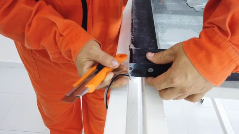 Guía de mantenimiento para ventanas de aluminio blanco