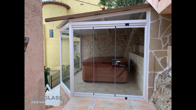 Maximiza la amplitud visual con cortinas de cristal